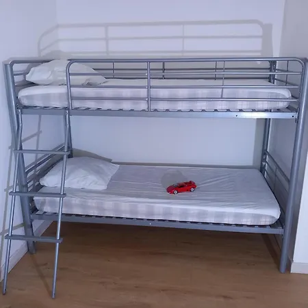 Paris-reims, 10 Personnes, 4 Chambres, Grand Jardin Prive * Breny