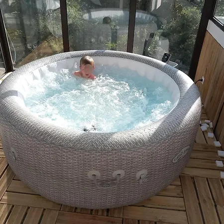 Paris-reims, 10 Personnes, 4 Chambres, Grand Jardin Prive Nyaraló Breny