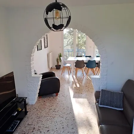 Holiday home Paris-reims, 10 Personnes, 4 Chambres, Grand Jardin Prive *