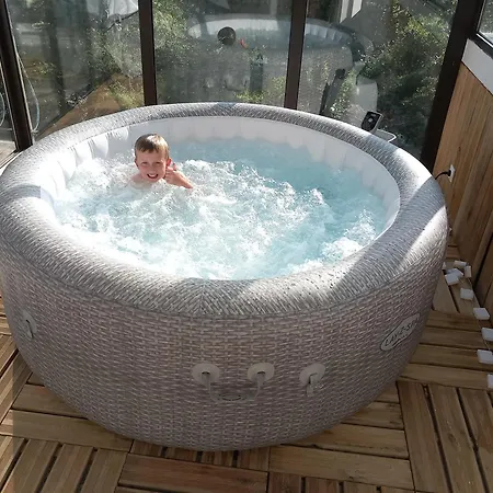 Holiday home Paris-reims, 10 Personnes, 4 Chambres, Grand Jardin Prive Breny